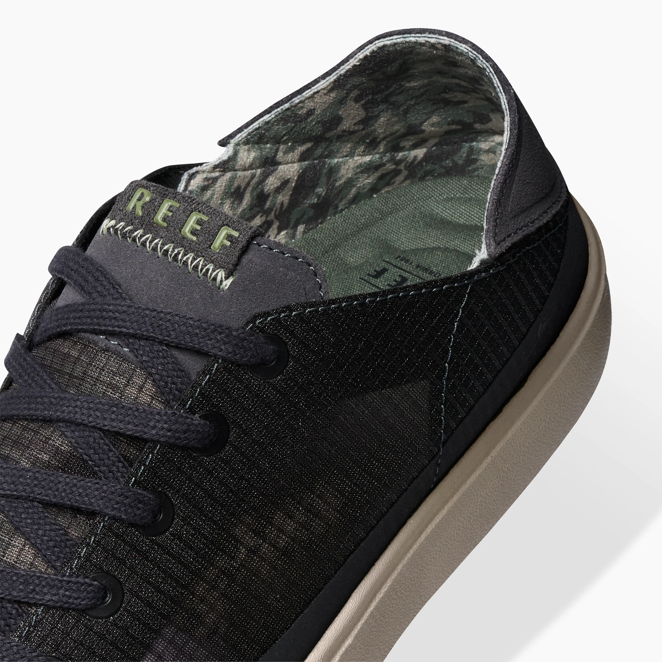 CJ6005_NAVIGATOR_GREY_CAMO_DTL2_Main.webp