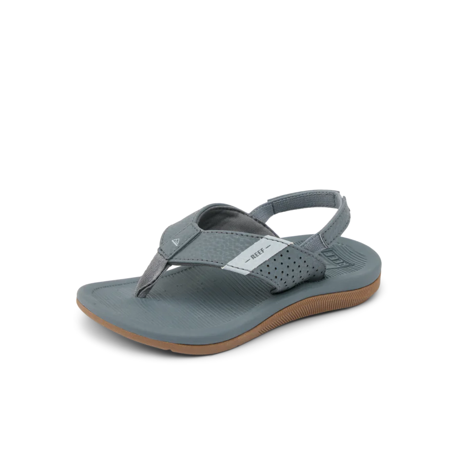 CJ6782_LITTLE_SANTA_ANA_GREY_LS_shadow-900x900-c4cc11b.webp