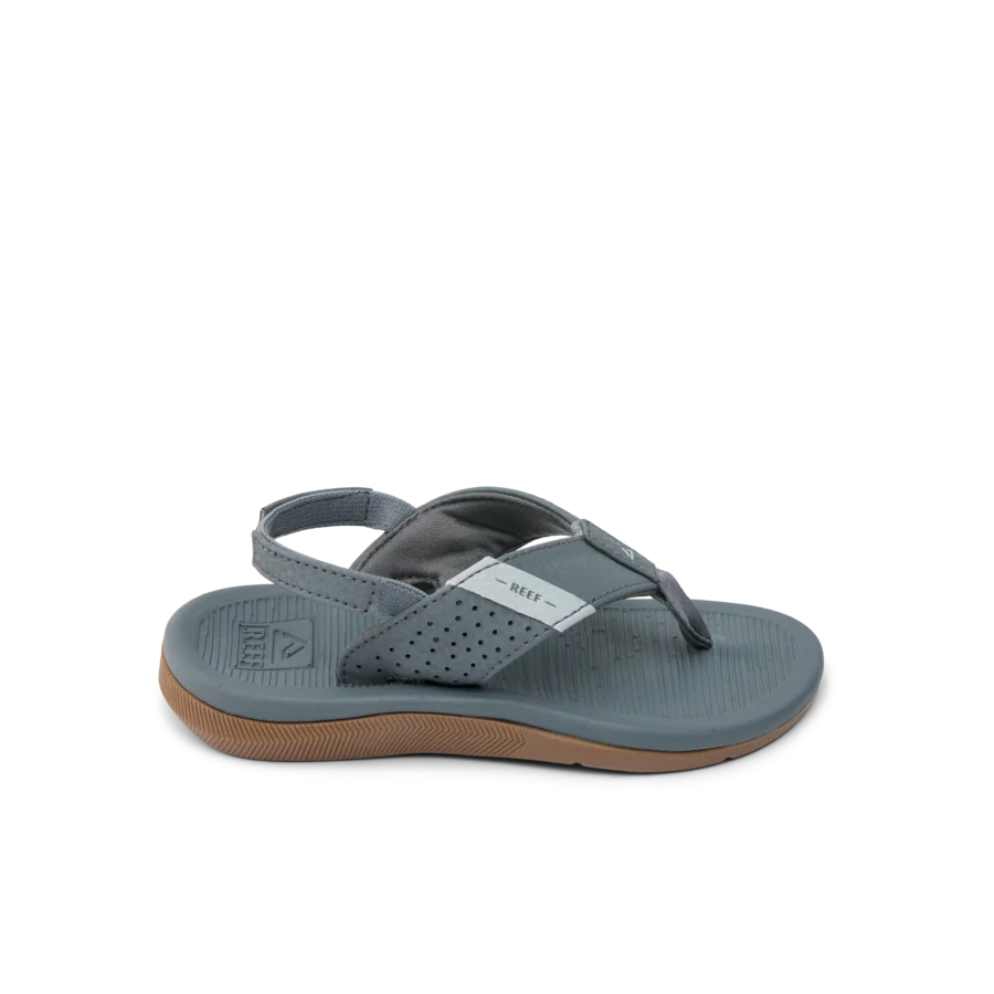 CJ6782_LITTLE_SANTA_ANA_GREY_RS_shadow-900x900-c4cc11b.webp