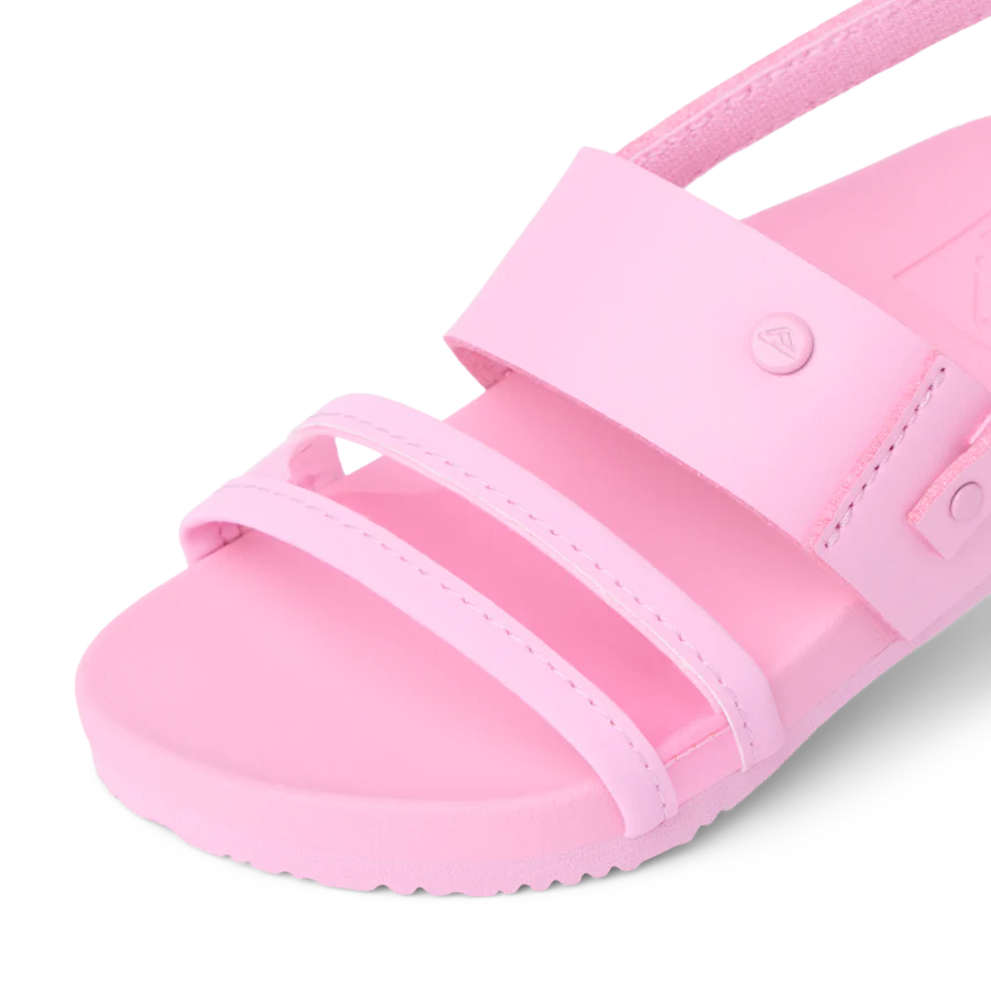 CJ8393_LITTLE_CUSHION_VISTA_JELLY_PINK_DTL1_SHADOW-900x900-c4cc11b.webp
