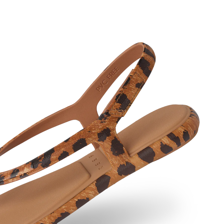 CJ8454_WATER_WILLOW_MAYA_LEOPARD_DTL2_SHADOW-900x900-c4cc11b.webp